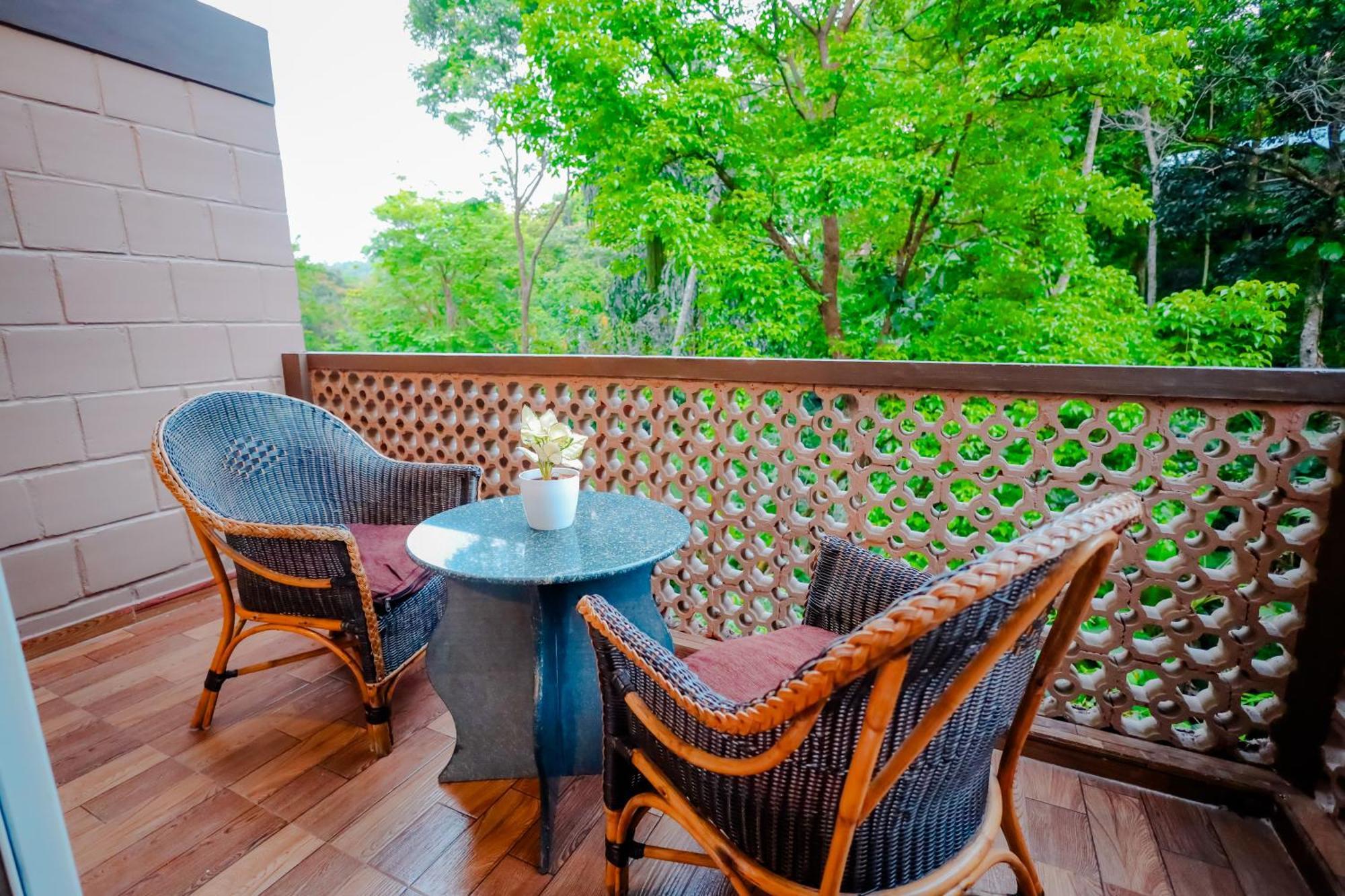 Mookanana Jungle Resort And Spa Hassan Eksteriør billede