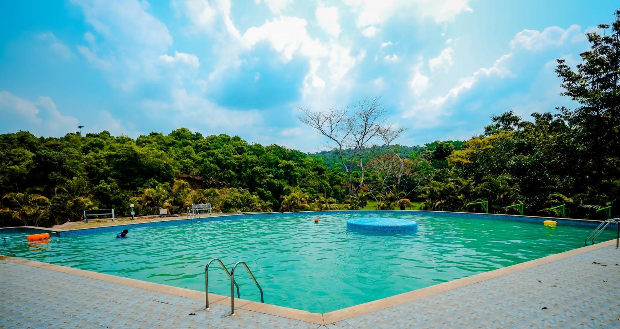 Mookanana Jungle Resort And Spa Hassan Eksteriør billede